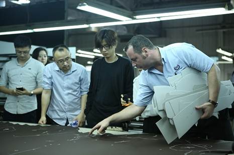 伟巴斯特的极致天窗工艺澳门新葡京app遇见(图20)