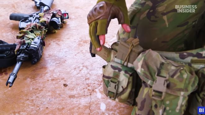 “72小时”外出任务的武器与装备套装新葡京娱乐城新西兰陆军前沿航空引导员(图4)